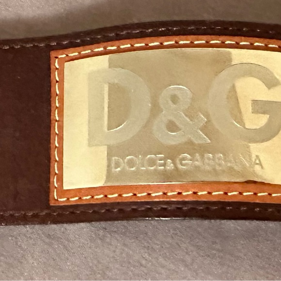 Dolce & Gabbana Jewels
Leather and metal monogram bracelet - Picture 2 of 5